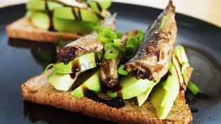 Бутерброды со шпротами