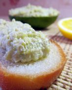 Паста из авокадо для бутербродов