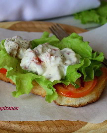 Рецепт салата-бутерброда с копченой семгой