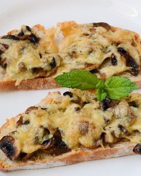 Запеченные бутерброды с грибами