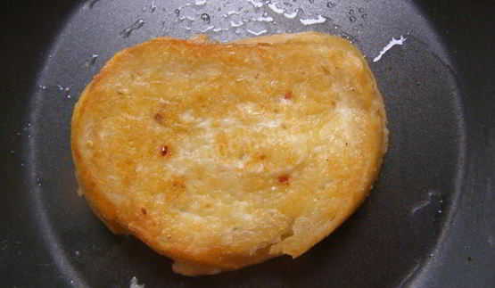 жареные бутерброды с помидорами и сыром