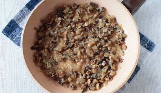 чебуреки с грибами и сыром