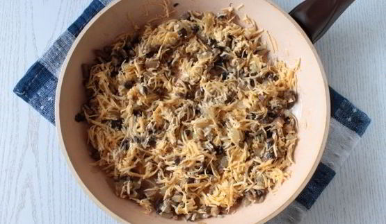 чебуреки с грибами и сыром