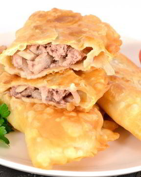 Чебуреки с индюшиным фаршем