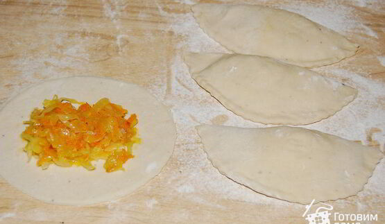 чебуреки с капустой