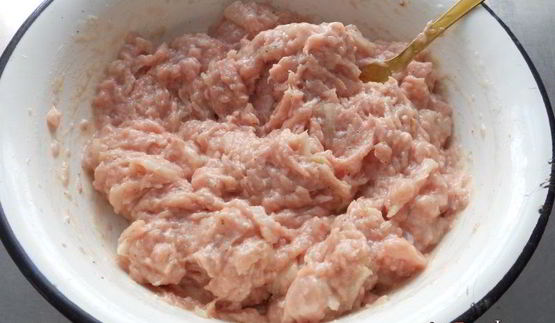 чебуреки с куриным фаршем и сыром