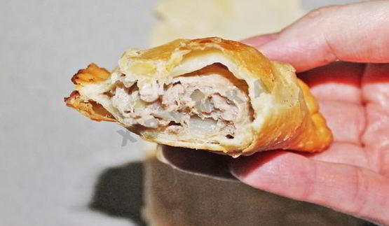 крымские чебуреки из слоеного теста