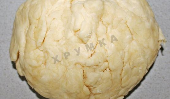 крымские чебуреки из слоеного теста