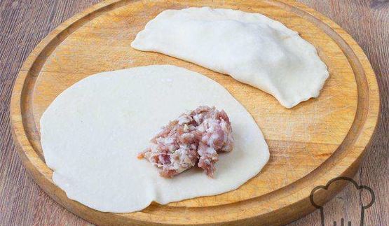сочные чебуреки с мясом