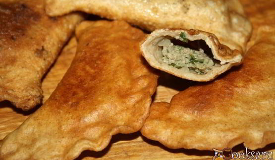 цельнозерновые чебуреки с начинкой из говядины и шампиньонов