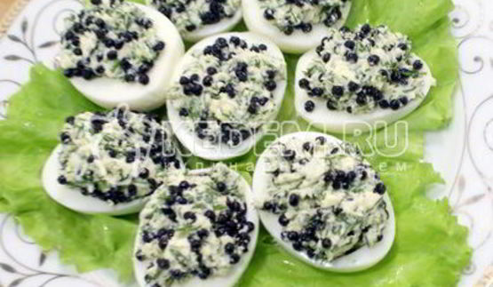 фаршированные яйца с икорно-горчичной начинкой