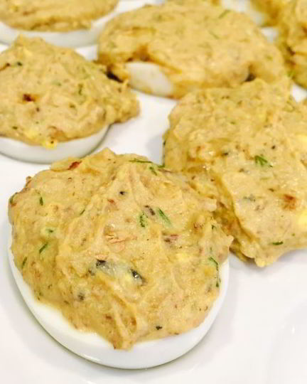 Рецепт фаршированных яиц с рыбными консервами