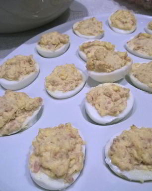 Яйца фаршированные консервой