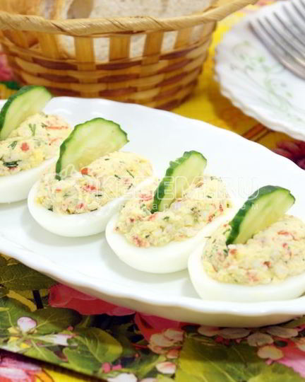Рецепт яиц фаршированных крабовыми палочками