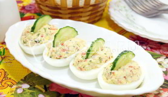 яйца фаршированные крабовыми палочками
