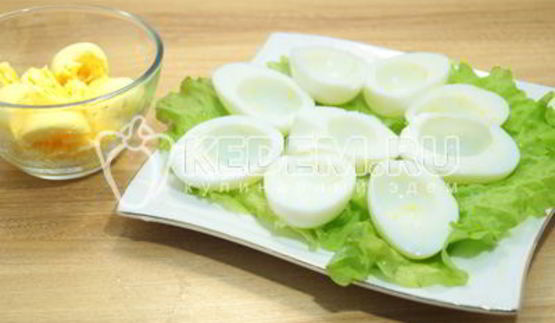 яйца фаршированные красной икрой