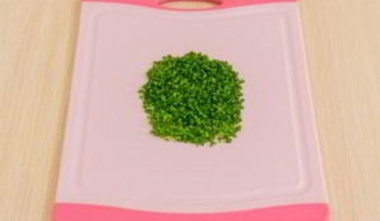 яйца, фаршированные сельдью и свеклой