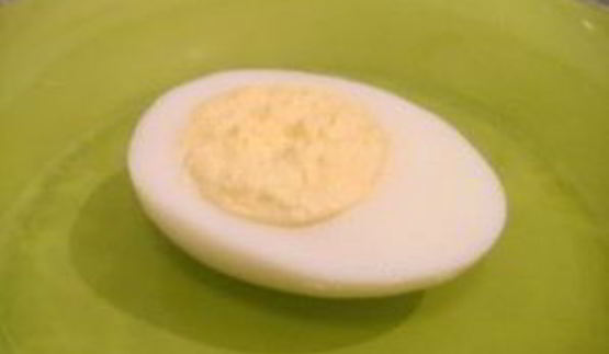 яйца, фаршированные семгой