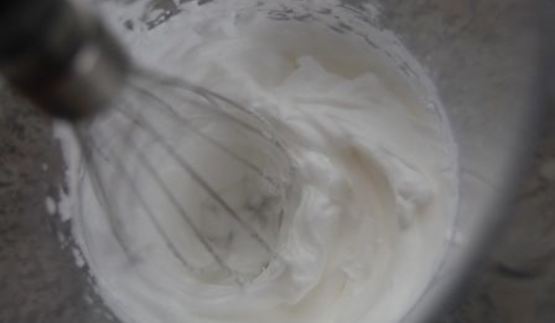 яйца, фаршированные суфле из семги и красной икры