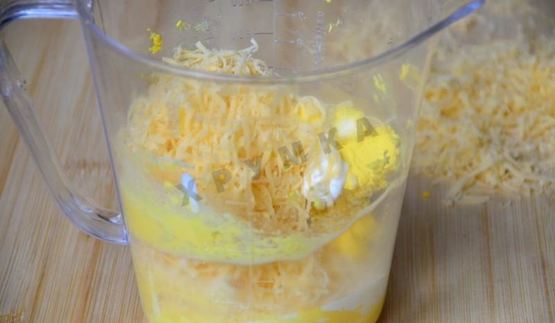 закуска яйца фаршированные зеленью с твердым сыром