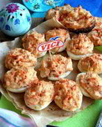 Запеченные фаршированные яйца