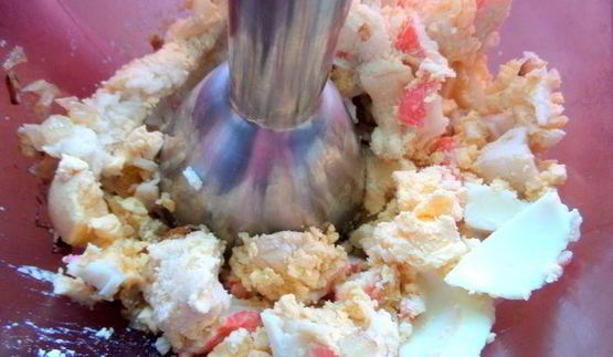 запеченные фаршированные яйца