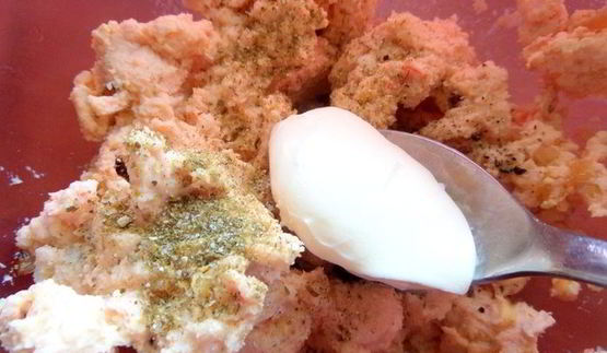 запеченные фаршированные яйца