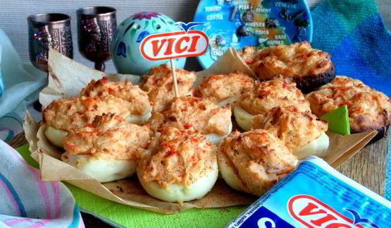 запеченные фаршированные яйца