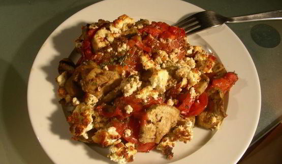 гратен с баклажанами и помидорами-гриль и фетой