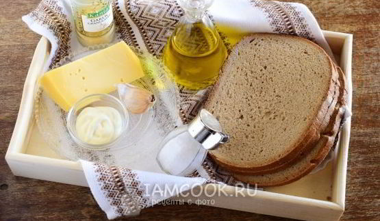 чесночные гренки из черного хлеба