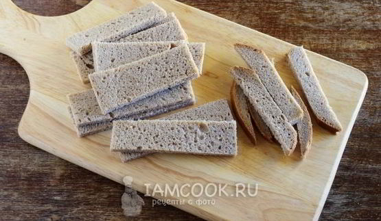 чесночные гренки из черного хлеба