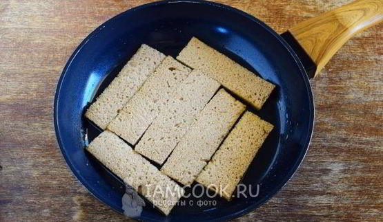 чесночные гренки из черного хлеба