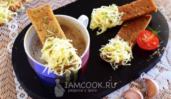 чесночные гренки из черного хлеба