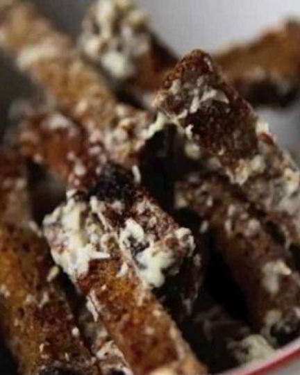 Рецепт гренков из черного хлеба с сыром на сковороде