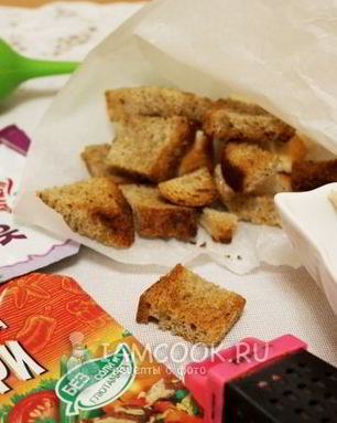 Гренки с чесноком в духовке