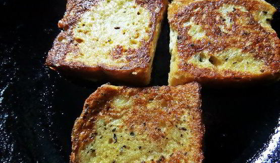 гренки с овощами под сыром