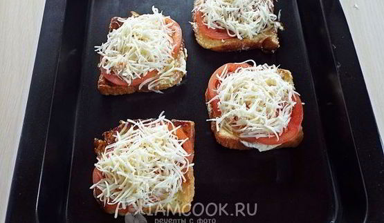гренки с помидорами и сыром