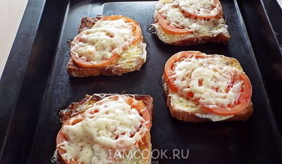 гренки с помидорами и сыром