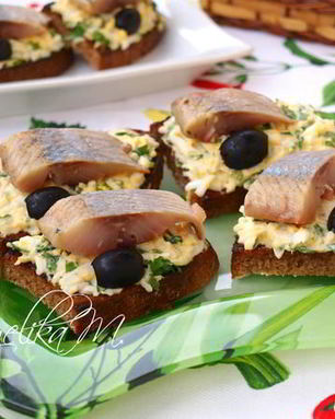 Гренки с селедочкой