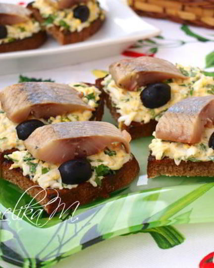 Рецепт гренков с селедочкой