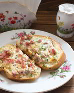 Гренки с ветчиной и сыром