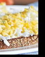 Гренки с яйцом и чесноком