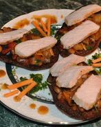 Гренки со свининой и овощами