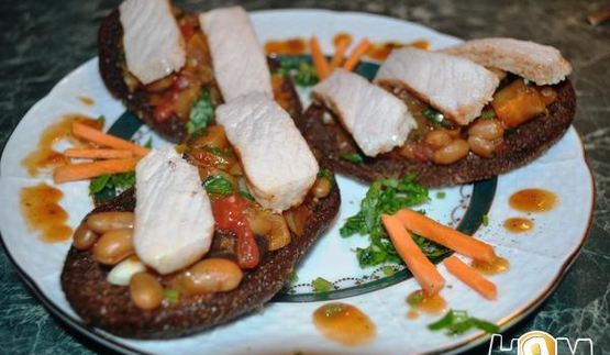 гренки со свининой и овощами