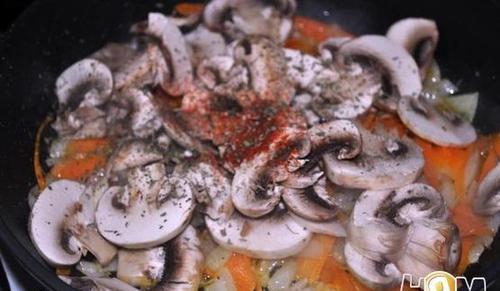 гренки со свининой и овощами