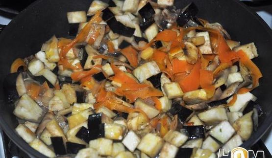 гренки со свининой и овощами