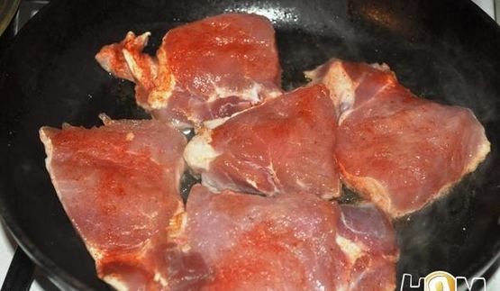 гренки со свининой и овощами