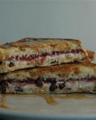 Хлебные гренки с вареньем