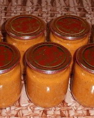 Кабачковая икра с соусом