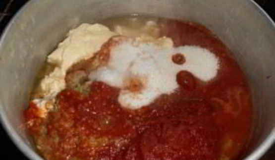 кабачковая икра с соусом